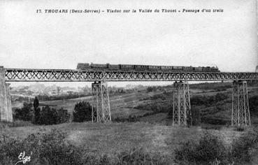 Iconographie - Viaduc sur la vallée du Thouet - Passage d'un train