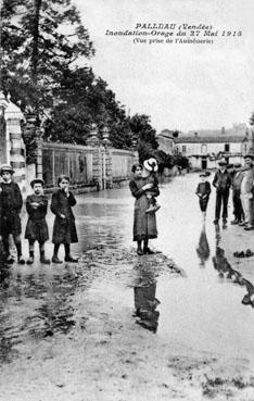 Iconographie - Inondation-orage du 27 mai 1915 (Vue prise de l'Aumonerie)