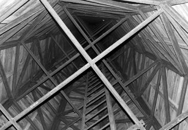 Iconographie - L'intérieur du clocher - La charpente métallique