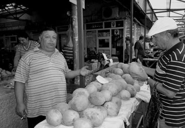 Iconographie - Ploesti - Le marché aux légumes