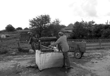 Iconographie - Babagad - Puisage d'eau