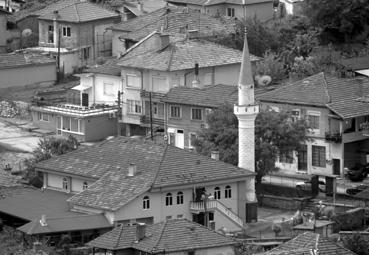 Iconographie - Veliko Tarnovo - Minaret en contre-bas