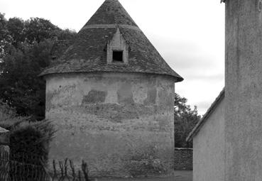 Iconographie - Fuie près de l'église abbatiale