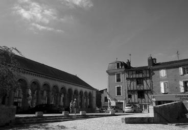 Iconographie - Le marché couvert près de l'église