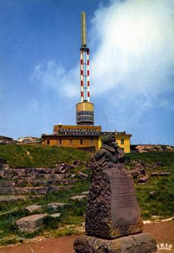 Iconographie - Sommet du Puy de Dôme, et la tour ORTF, Monument Renaux