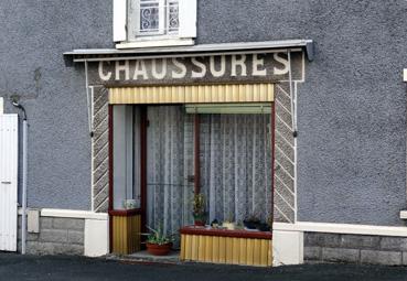 Iconographie - Façade d'un magasin de chaussures