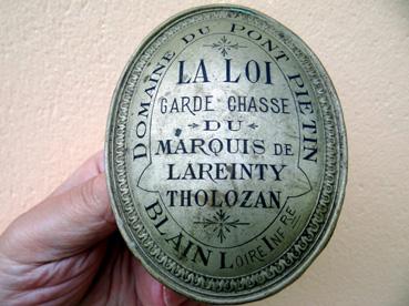 Iconographie - Plaque de garde-chasse du domaine du Pont Piétin