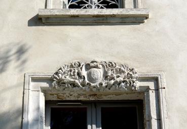 Iconographie - Maison Gueffier - Linteau orné d'un motif sculpté