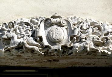 Iconographie - Maison Gueffier - Linteau orné d'un motif sculpté