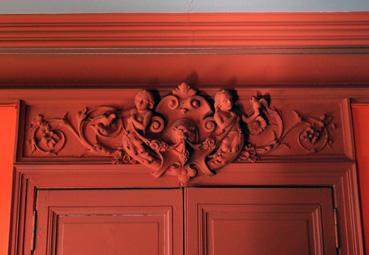 Iconographie - Maison Gueffier - Linteau intérieur orné d'un motif sculpté