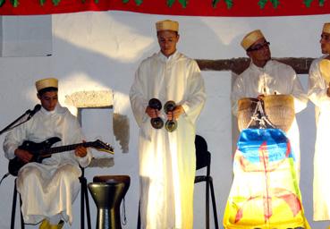 Iconographie - Concert de musiciens berbères du groupe Itran au Vasais