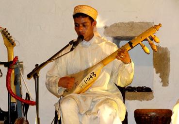 Iconographie - Concert de musiciens berbères du groupe Itran au Vasais