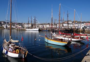 Iconographie - Fête des bateaux - Bateaux à quai