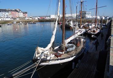 Iconographie - Fête des bateaux - Bateaux à quai