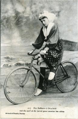 Iconographie - Nos Sablaises à bicyclette