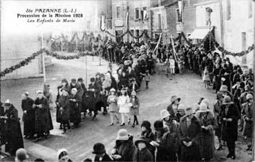 Iconographie - Procession de la mission 1928 - Les Enfants de Marie