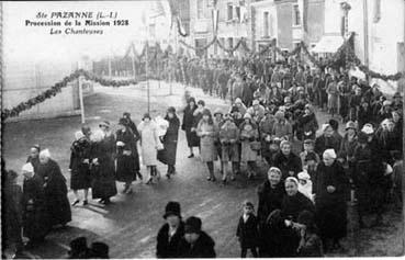 Iconographie - Procession de la mission 1928 - Les chanteuses