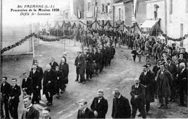 Iconographie - Procession de la mission 1928 - Défilé des hommes