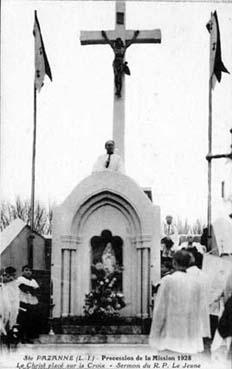 Iconographie - Mission 1928 - Le Christ placé sur la croix, Sermon du R.P. Le Jeune