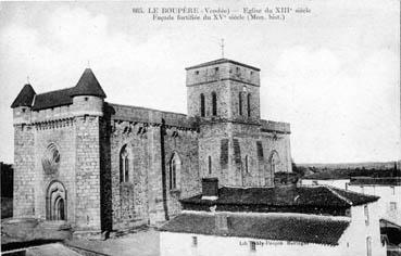 Iconographie - Eglise du XIIIe - Façade fortifiée du Xve