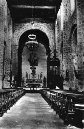 Iconographie - Intérieur de l'église de la Chaize le Vicomte