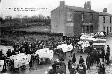 Iconographie - Procession de la Mission 1923 - Le char portant la croix