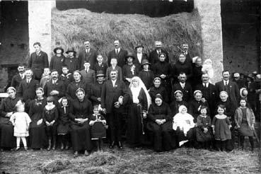 Iconographie - Mariage de François Loquais et Joséphine Serenne, Village de La Gravelle?