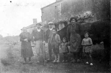 Iconographie - La famille Aubinais de La Rochelle devant une paire de boeufs