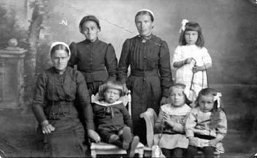 Iconographie - Famille Boutin de L'Hommeau (vieille femme : Victorine Boutin)