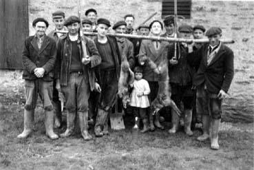 Iconographie - Chasseurs des alentours de La Morlière, après une battue au renard