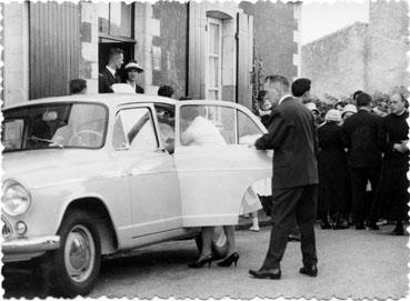 Iconographie - L'arrivée de la mariée à la mairie