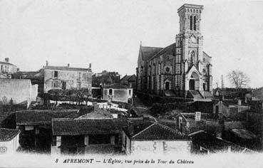 Iconographie - L'église, vue prise de la tour du château