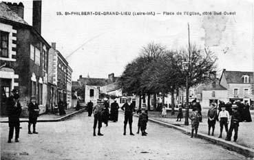 Iconographie - Place de l'église, côté Sud-ouest