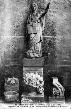 Iconographie - Intérieur de la vieille église - Sculptures provenant des fouilles