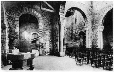 Iconographie - Intérieur de l'église abbatiale carolingienne