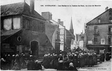 Iconographie - Les halles et la justice de paix, un jour de marché