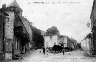 Iconographie - La Grande-rue et les Vieilles Douves