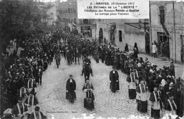 Iconographie - Les victimes de la "Liberté", obsèques des Nantais Pernès et Gautier