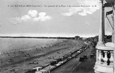 Iconographie - Vue générale de la plage et des nouveaux boulevards