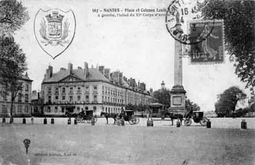 Iconographie - Place et colonne Louis XVI -  A gauche, l'hôtel du XIe Corps d'Armée