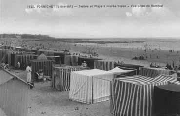 Iconographie - Tentes et plage à marée-basse - Vue prise du Remblai