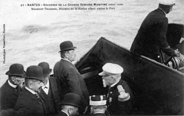 Iconographie - Monsieur Thomson, Ministre de la Marine allant visiter le Port