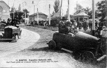 Iconographie - Sur l'auto-piste on s'amuse même en allant dans le fossé