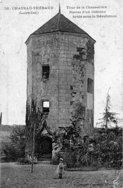 Iconographie - Tour de la Chasseloire - Restes d'un château brûlé sous la Révolution