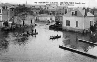 Iconographie - Trentemoult - Les inondations, vue panoramique, place de la Bascule