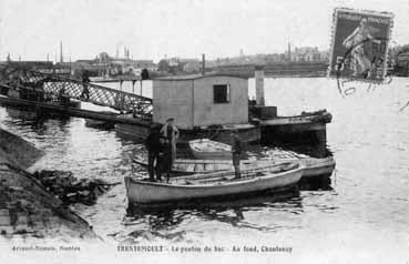 Iconographie - Trentemoult - Le ponton du bac, au fond, Chantenay