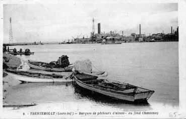 Iconographie - Trentemoult - Barques de pêcheurs d'aloses, au fond, Chantenay