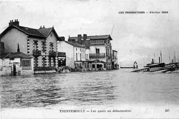 Iconographie - Trentemoult - Les quais au débarcadère, les inondations