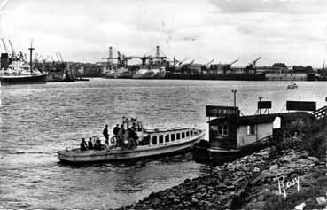 Iconographie - L'embarcadère de Trentemoult et le port de Nantes