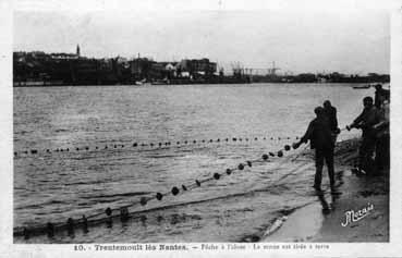 Iconographie - Trentemoult-lès-Nantes - Pêche à l'alose - La senne est tirée à terre